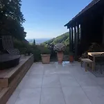 Helle Grosse Mit Grandiosem Ausblick, Terrasse Und Balkon *