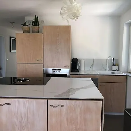 アパート Panorama Domizil Im Schwarzwald In Einzigartiger Lage, Terrasse, 3 Schlafzimmer, Kamin, Direkt Am Waldrand, Nahe Baden-baden