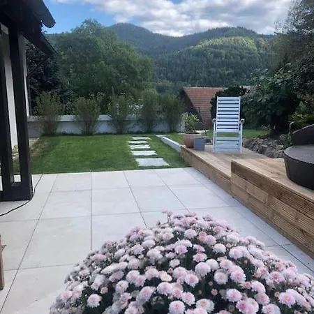 アパート Panorama Domizil Im Schwarzwald In Einzigartiger Lage, Terrasse, 3 Schlafzimmer, Kamin, Direkt Am Waldrand, Nahe Baden-baden *