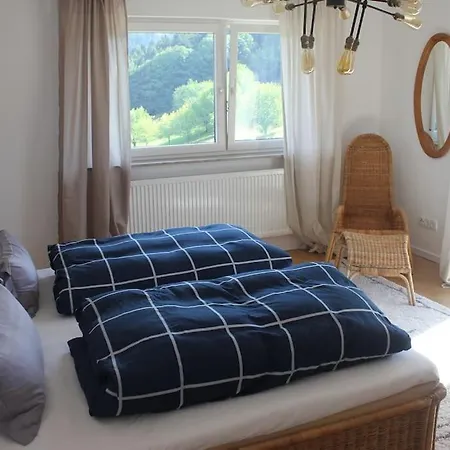 アパート Panorama Domizil Im Schwarzwald In Einzigartiger Lage, Terrasse, 3 Schlafzimmer, Kamin, Direkt Am Waldrand, Nahe Baden-baden *
